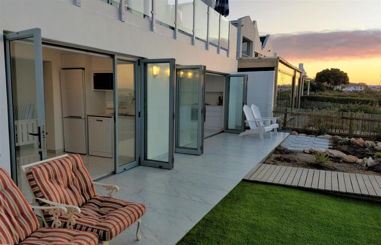 Soli Deo Gloria, Pearl Studio Paternoster Exterior foto